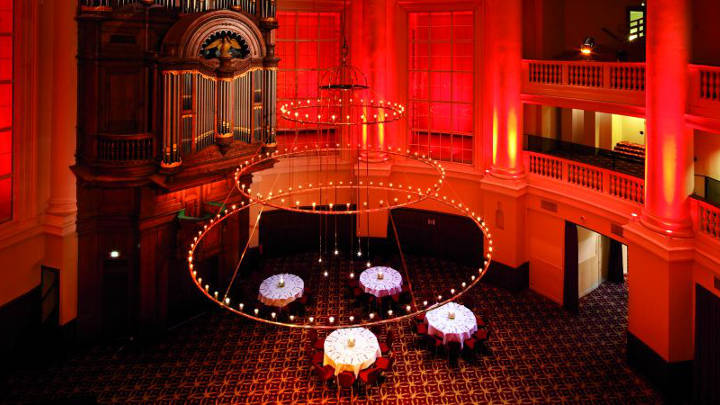 Philips hospitality lighting adds a special spark to the Renaissance Hotel with decorative lighting