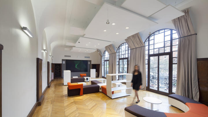 The Haworth showroom equipped with Philips office and Philips lighting control systems