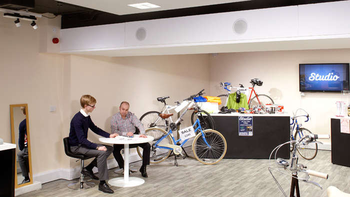 Philips Lighting acoustic ceiling panels create a comfortable atmosphere in the University of Surrey studio