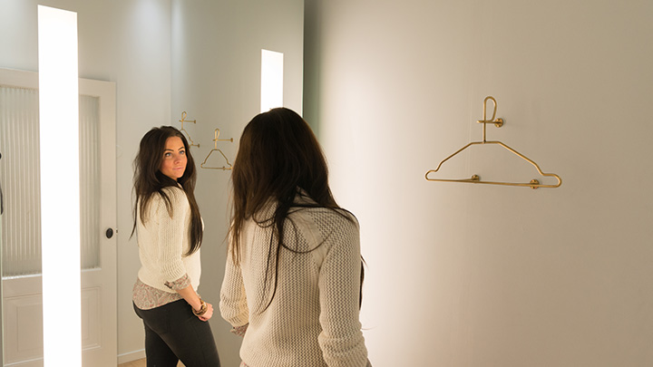Philips Lighting PerfectScene fitting room: Fitting room mirror lights that help customers make smarter purchases