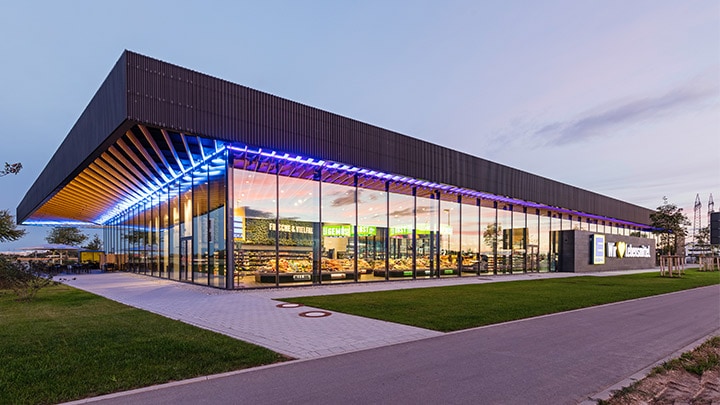 Boost stopping power and sales with Philips Lighting’s StoreWise LED grocery store lighting