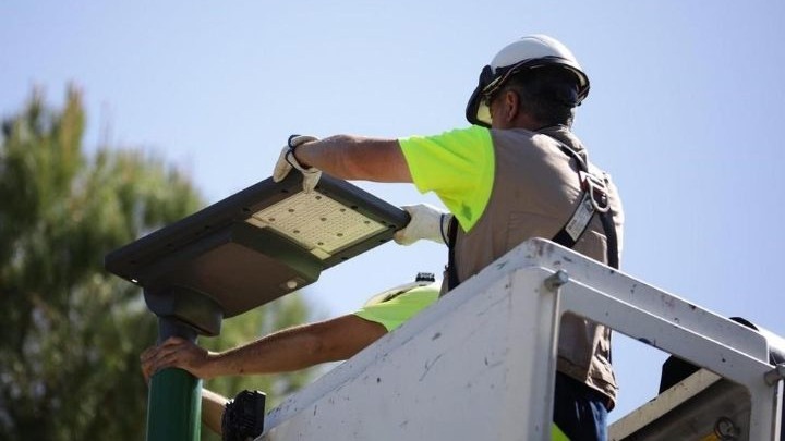 Installers & Wholesalers